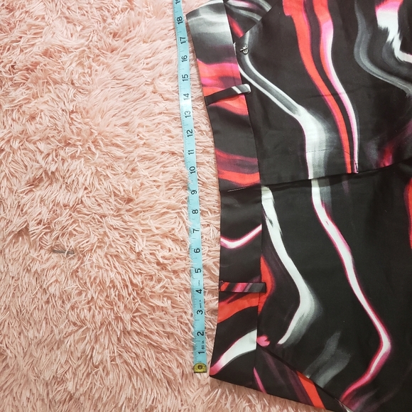 Calvin Klein red,black and white color short sz 14 - Picture 8 of 8